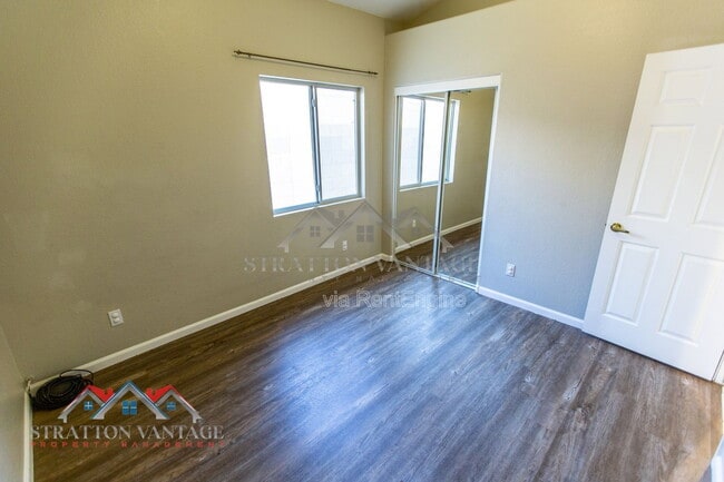 Building Photo - 1891 E Brentrup Dr