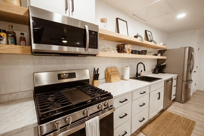 Building Photo - 1824 N 12th St