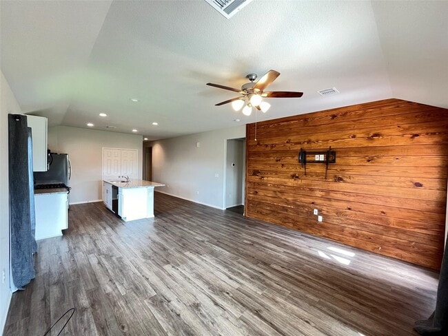 Building Photo - 10526 Vinca Minor Ln