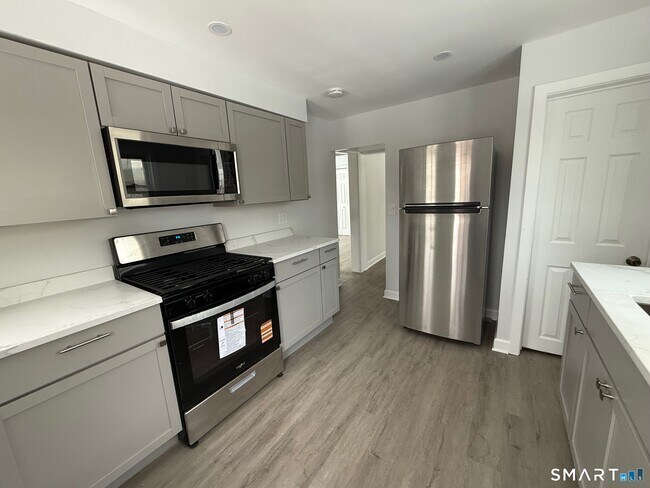 Building Photo - 34 Arlington St