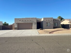 Building Photo - Pool Home in Estrella