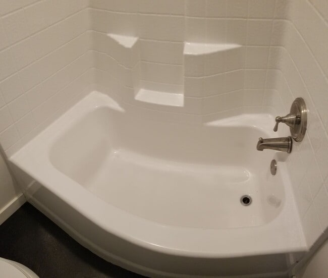 Building Photo - 5 bed 6 bath across street from Cal Poly c...