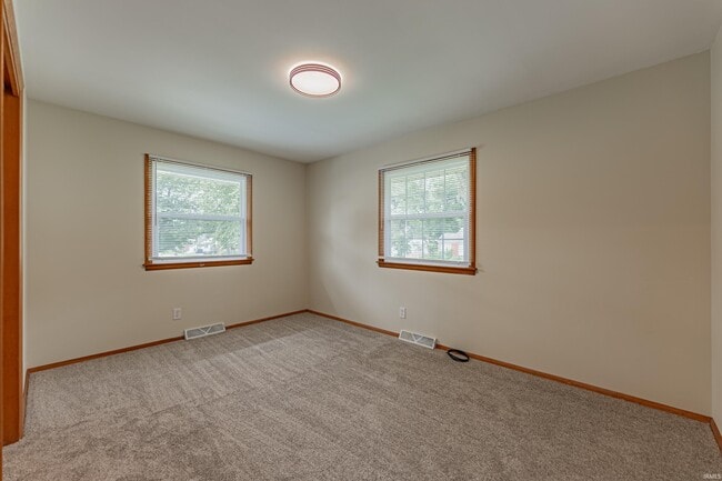 Building Photo - 812 S Cullen Ave