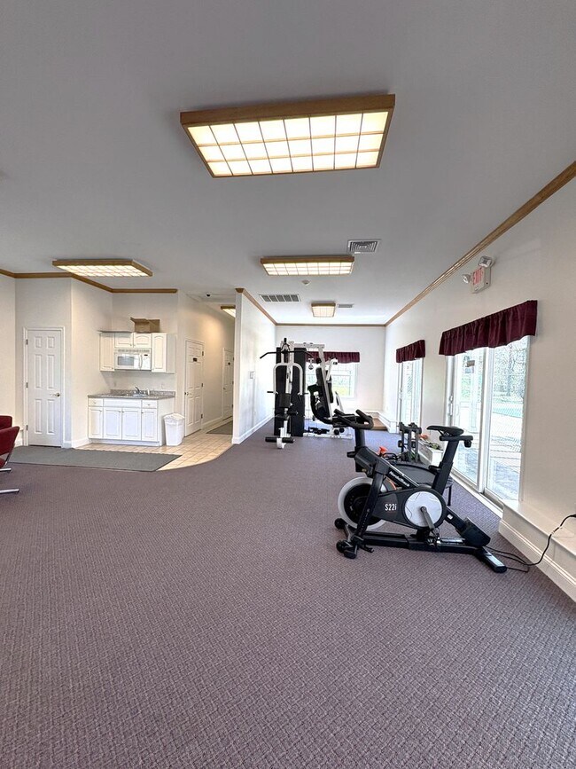 Building Photo - Beautifully maintained 2 bedroom Condo on Andover/Lawrence border
