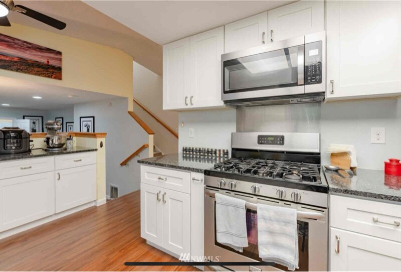 Building Photo - 4744 Beverly Dr NE