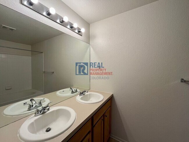 Building Photo - 15612 E 96th Way