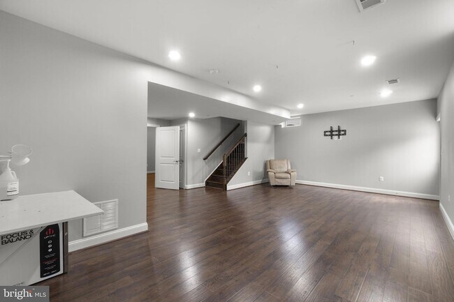 Building Photo - 945 Kayley Dr