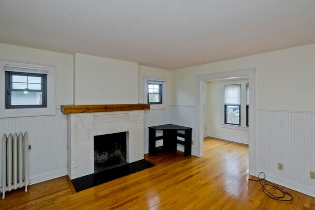 Building Photo - 57 Woods Ave