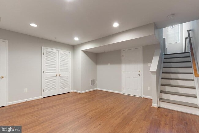 Building Photo - 7041 Water Oak Rd