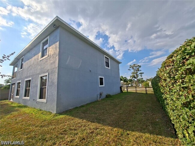 Building Photo - 2360 Burton Ave