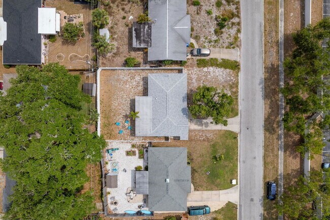 Building Photo - 2153 Pocahontas Dr
