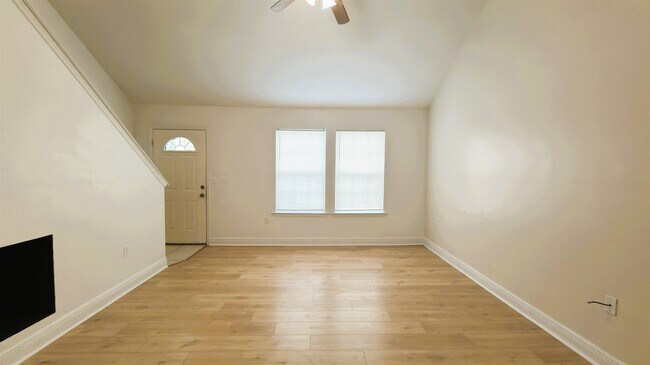 Building Photo - 3189 Sawtooth Dr