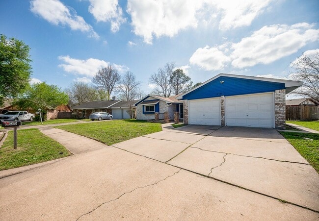 Building Photo - Coming Soon! Southwest Houston 3 bed/2 bat...