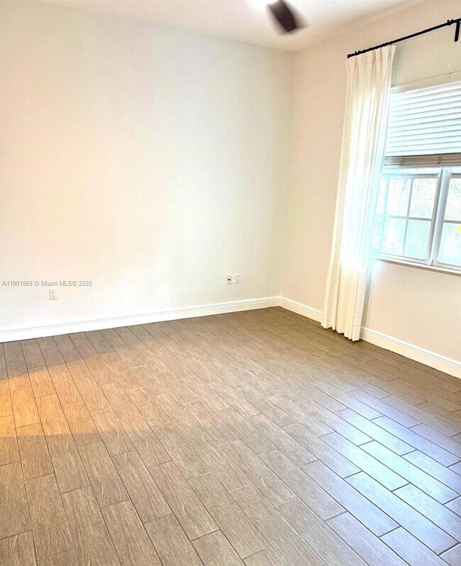 Building Photo - 7765 SW 54th Ct