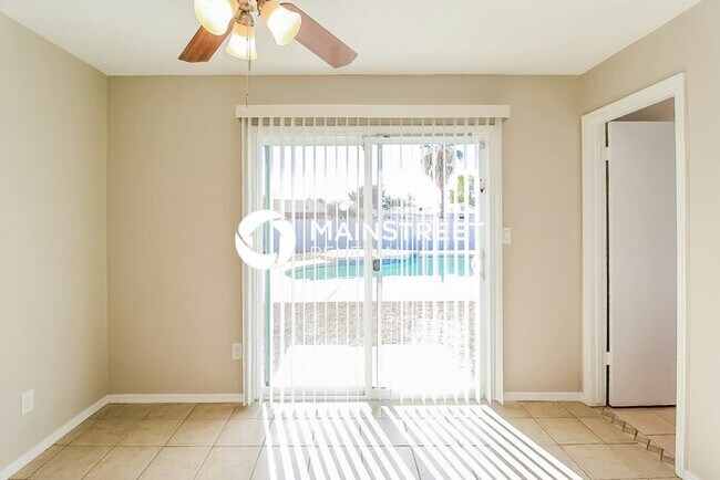 Building Photo - 3 Bedroom Pet-Friendly Home in MESA, AZ with Main Street Renewal