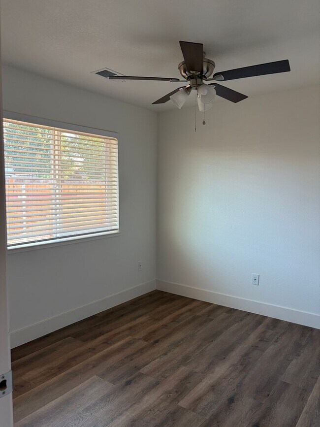 Building Photo - New ADU in Established Turlock Neighborhood