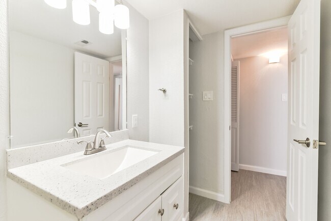 Building Photo - Move In Specials -  Renovated Apartments! ...