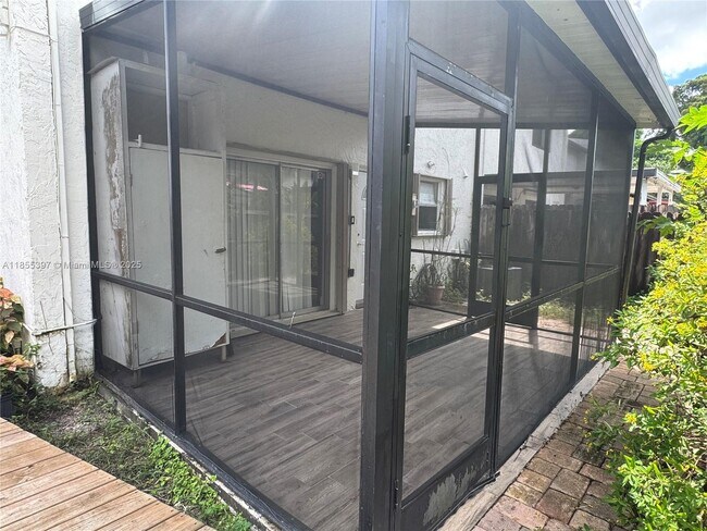 Building Photo - 6630 SW 112th Pl