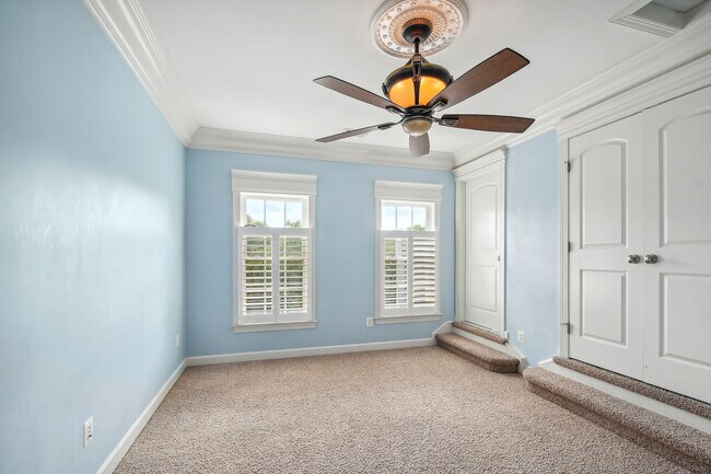 Building Photo - 43286 Canal Creek Pl