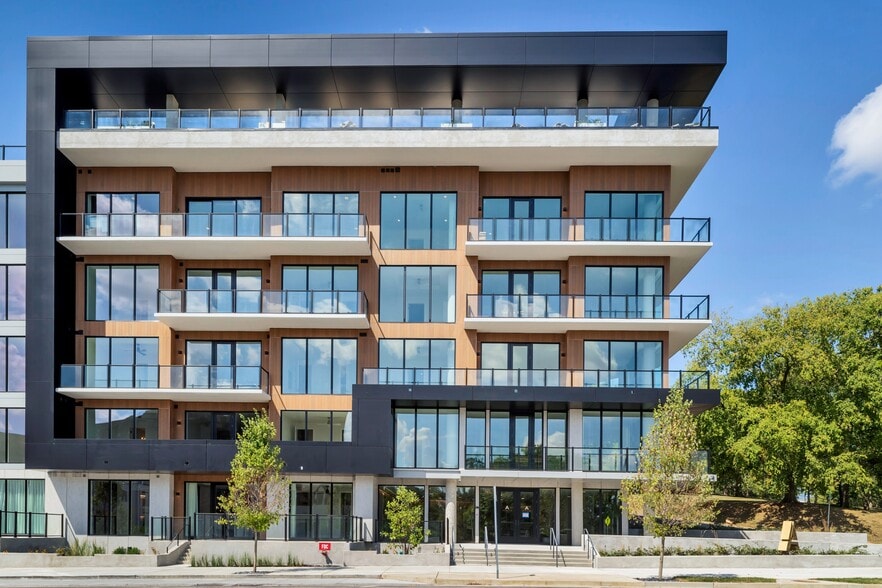 Building Photo - 321 31st Ave N