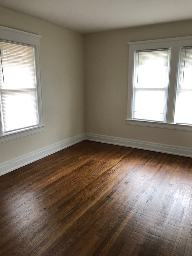 Building Photo - $1,600 - Newly Renovated 3 Bedroom Home With Study