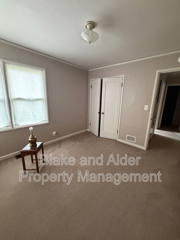 Building Photo - 7303 SE Madison St