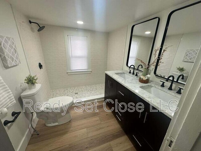 Building Photo - 156 W High St