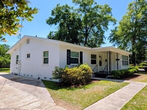 Building Photo - 219 W 7th Ave