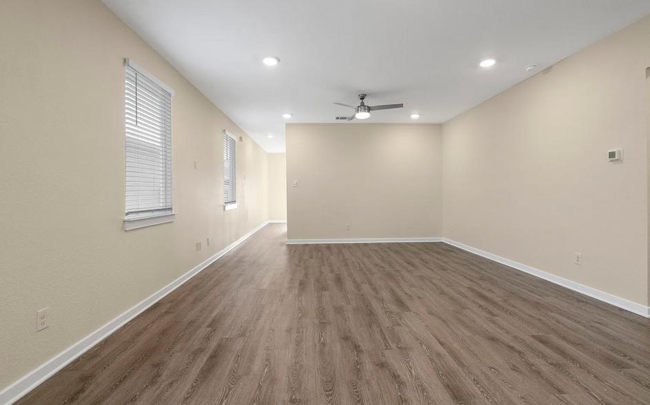 Building Photo - 220 Fairfax Ave