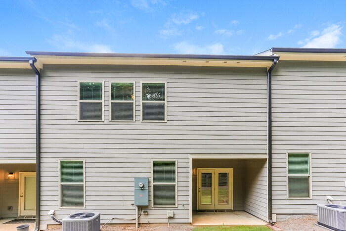 Building Photo - 1196 Spring Marsh Ct NE