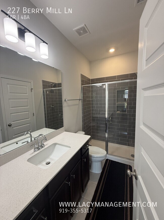 Building Photo - 227 Berry Ml Ln