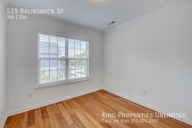 Building Photo - 519 Brunswick St