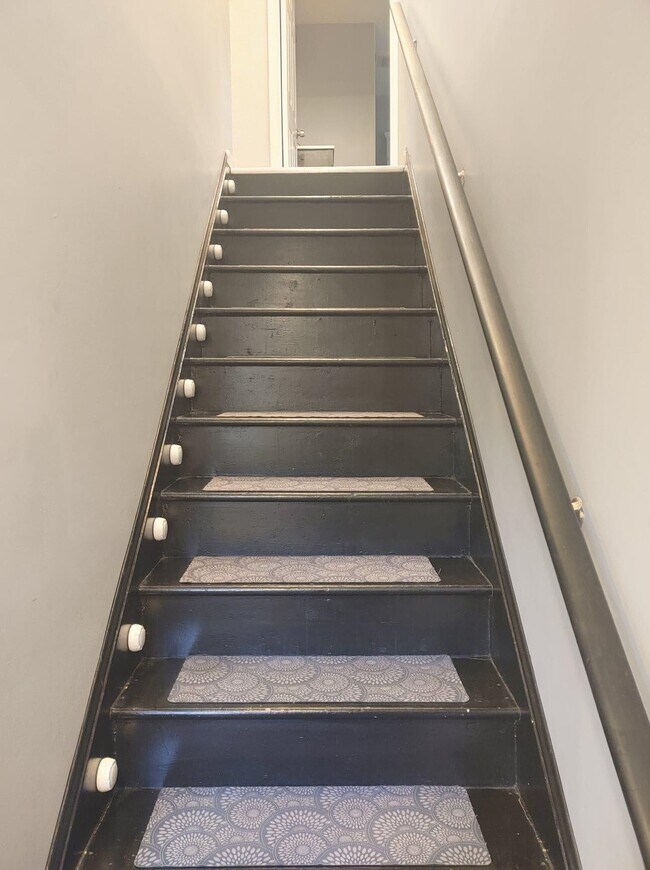 Building Photo - 182 Plaistow Rd