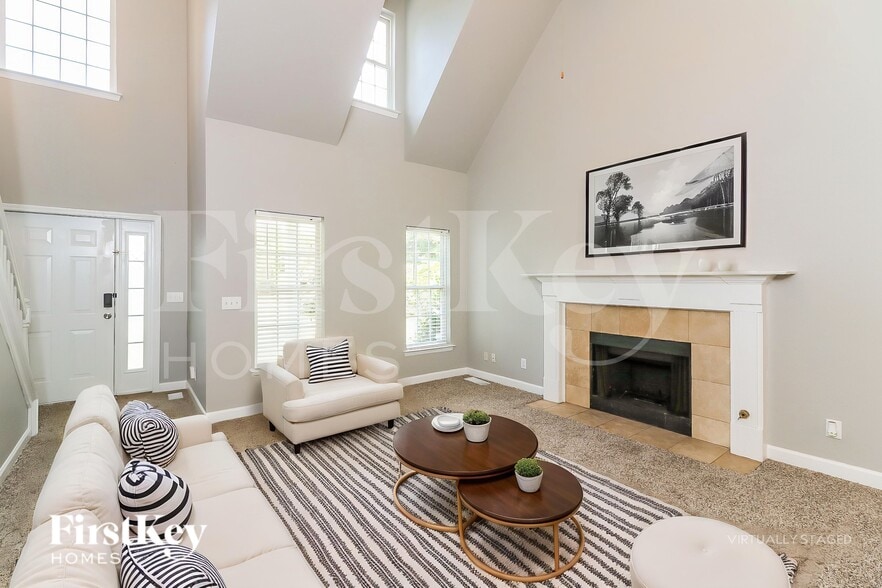 Building Photo - 2630 Argo Dr SE