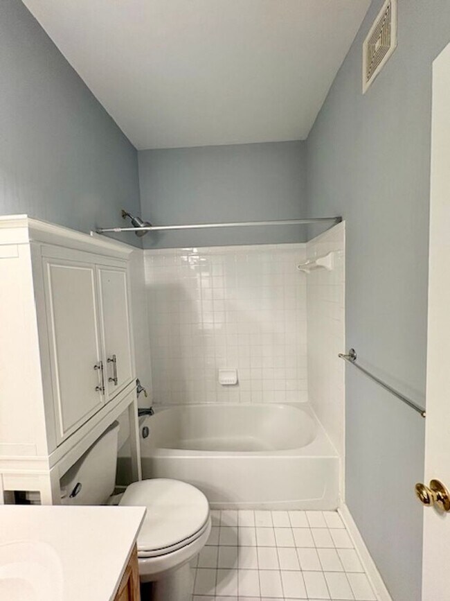 Building Photo - 645 Whetstone Glen St