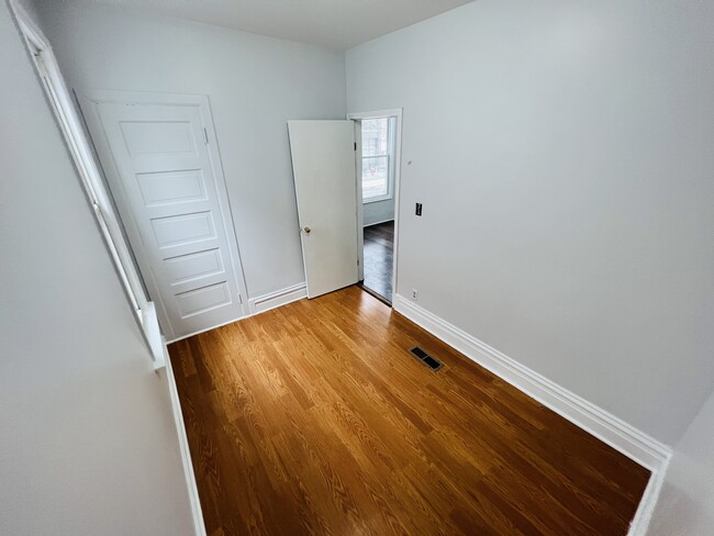 1st bedroom - 4022 N Drake Ave