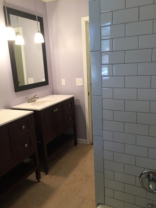 Building Photo - 2540 Cedarwood Ave