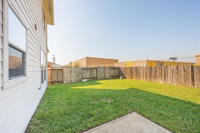 Building Photo - 16310 Bandicoot Dr