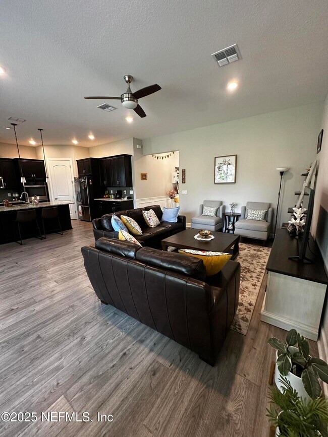 Building Photo - 8613 Homeplace Dr