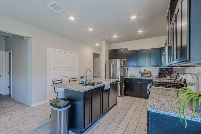 Building Photo - Beautiful home offers access to resort-style amenities