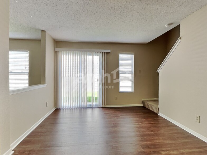 Building Photo - 2317 Bridlewood Dr
