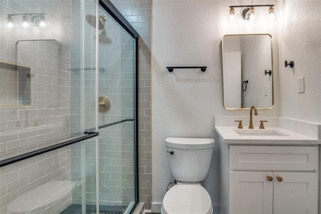 Building Photo - 2715 Tolosa Dr