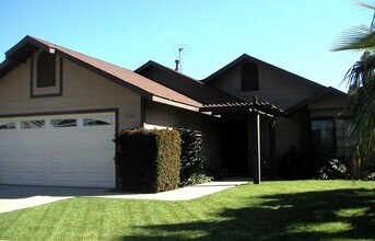 Building Photo - 3 BEDROOM SINGLE STORY