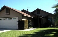 Building Photo - 3 BEDROOM SINGLE STORY