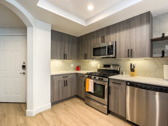 Building Photo - 14201 N 70th Way