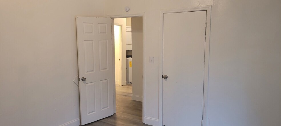 Building Photo - 113 Garland Ter