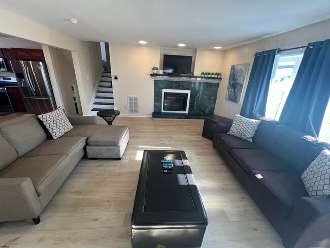 Building Photo - 239 N Derby Ave