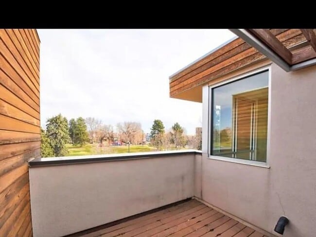 Building Photo - Contemporary Townhome Steps from Jefferson Park & LoHi!!