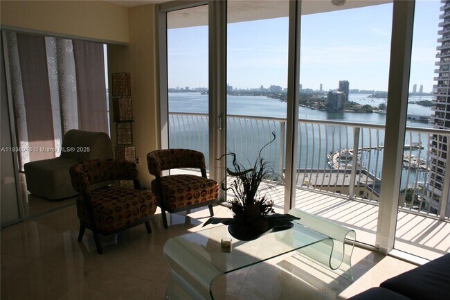Building Photo - 1750 N Bayshore Dr