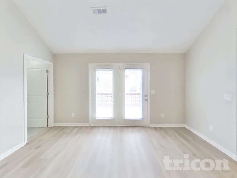 Building Photo - 1040 Lindyn Lee Wy